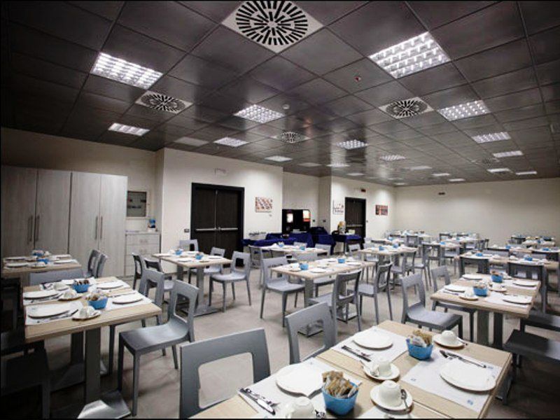 Hotel Artis Roma Restoran fotoğraf
